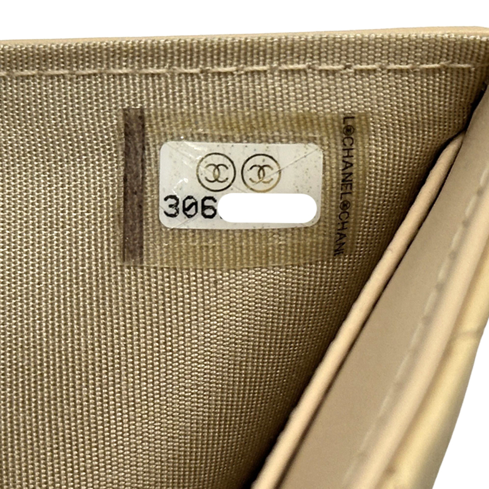CHANEL Cream Lambskin Leather Logo Wallet - Picture 6 of 12